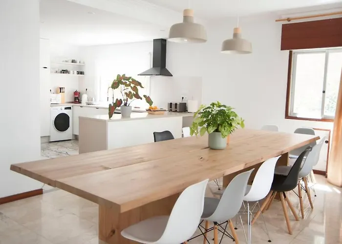 Dom wakacyjny Casa Amplia, Confortable, Centrica By Prishomes *