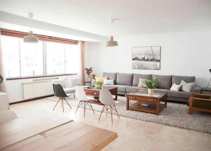 Dom wakacyjny Casa Amplia, Confortable, Centrica By Prishomes